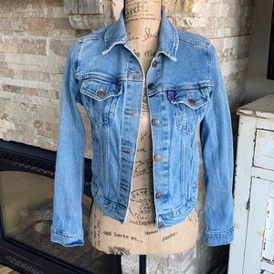 Levi’s red tag button closure faded jean jacket